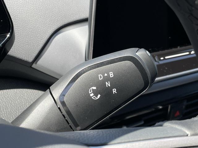 new 2025 Volkswagen ID.4 car, priced at $40,720