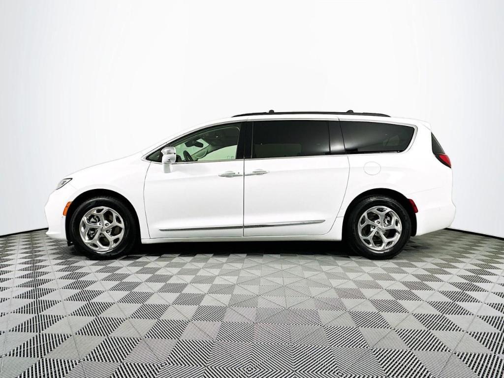 used 2022 Chrysler Pacifica car, priced at $25,995