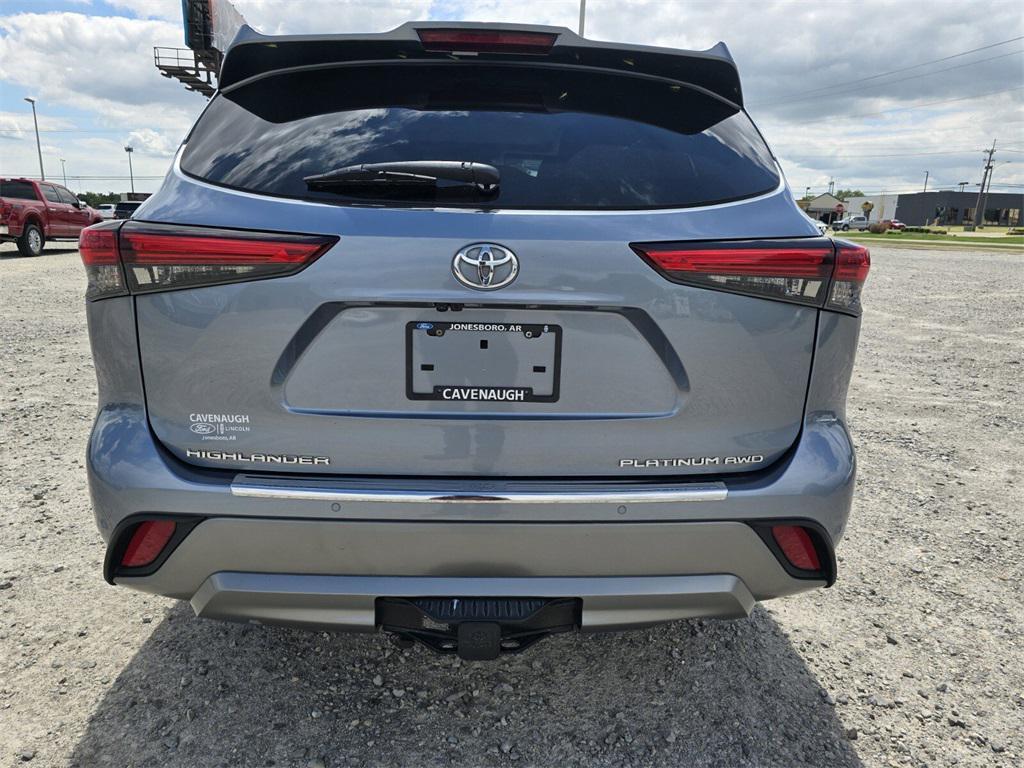 used 2021 Toyota Highlander car, priced at $38,500