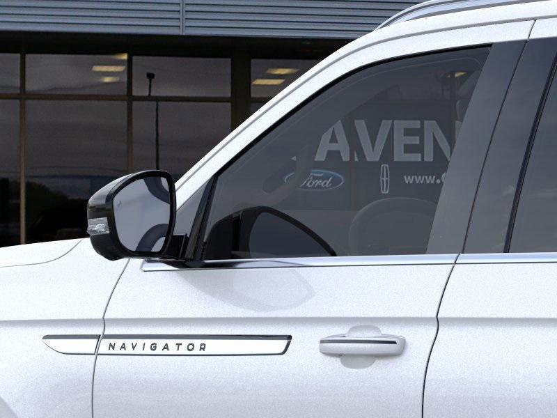 new 2025 Lincoln Navigator car