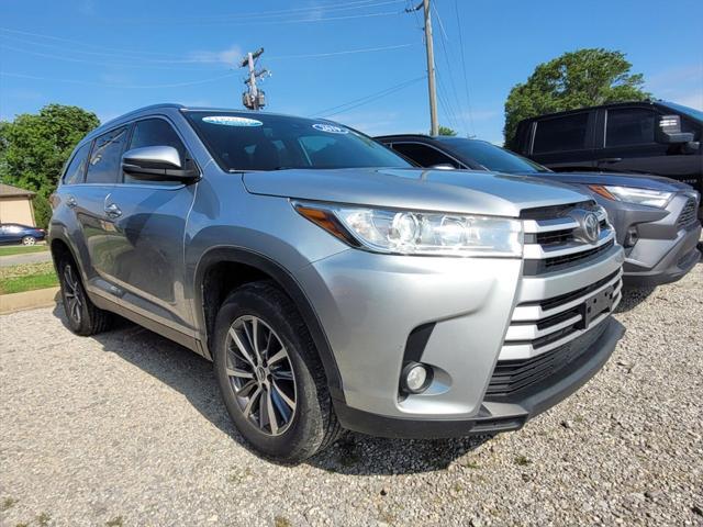 used 2019 Toyota Highlander car, priced at $26,110