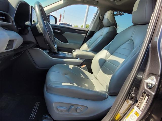 used 2021 Toyota Highlander car, priced at $33,997