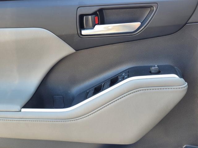 used 2021 Toyota Highlander car, priced at $33,997