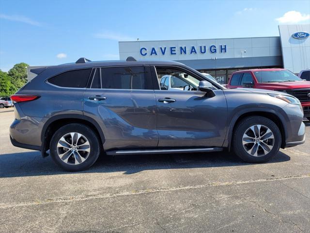 used 2021 Toyota Highlander car, priced at $33,997