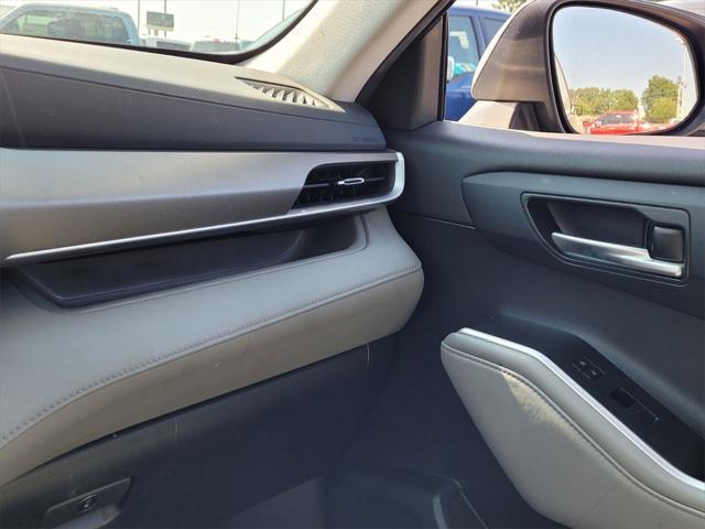 used 2021 Toyota Highlander car, priced at $33,997