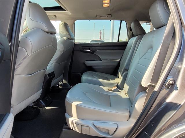 used 2021 Toyota Highlander car, priced at $33,997