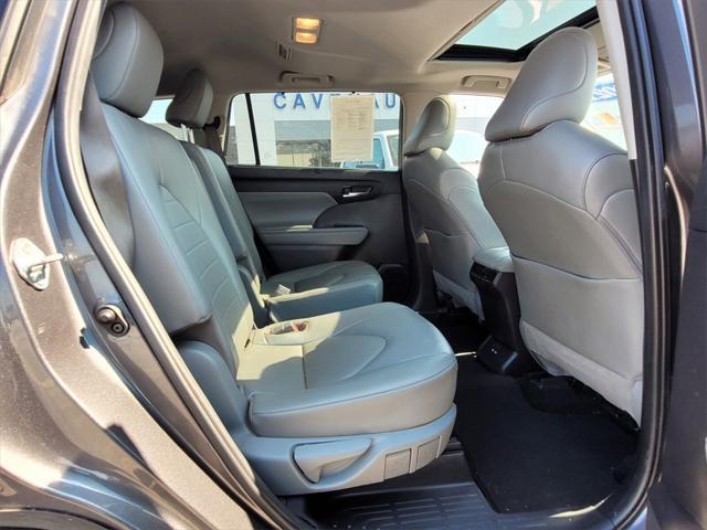 used 2021 Toyota Highlander car, priced at $33,997