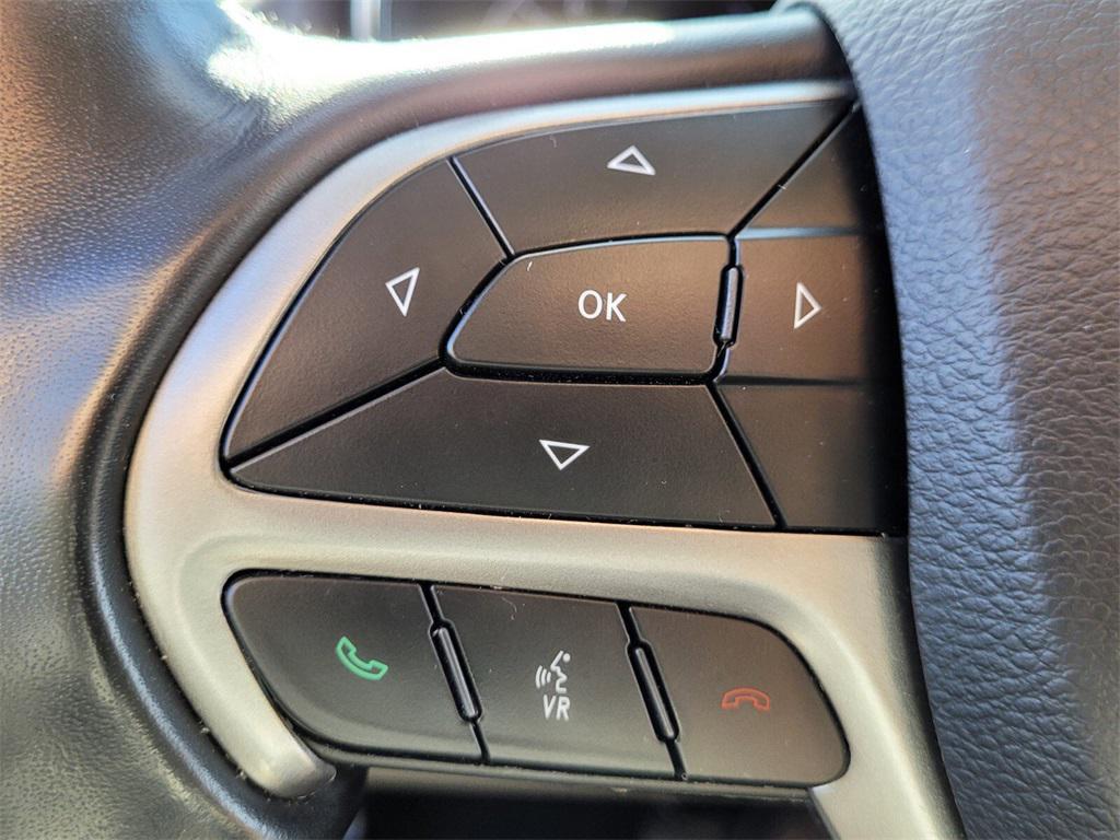used 2022 Jeep Grand Cherokee car, priced at $22,054