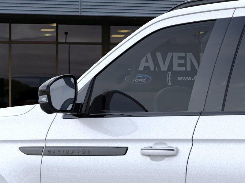 new 2025 Lincoln Navigator car