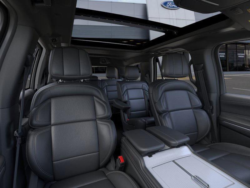 new 2025 Lincoln Navigator car