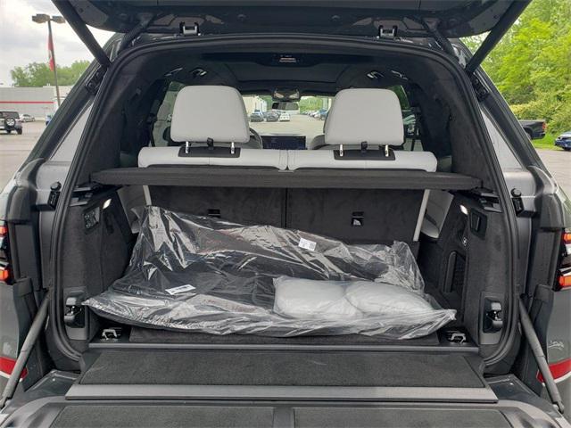 new 2026 BMW X7 car, priced at $100,375