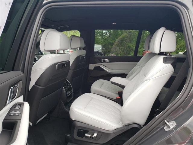 new 2026 BMW X7 car, priced at $100,375
