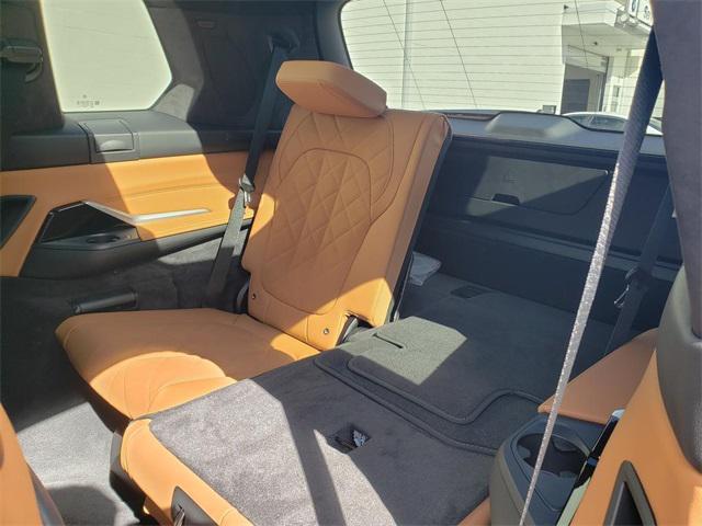 new 2026 BMW X7 car, priced at $98,905