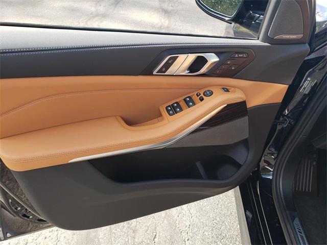 new 2026 BMW X7 car, priced at $98,905