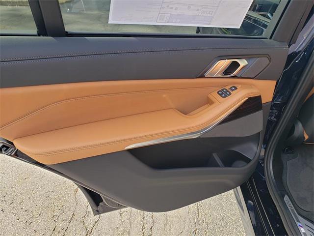 new 2026 BMW X7 car, priced at $98,905