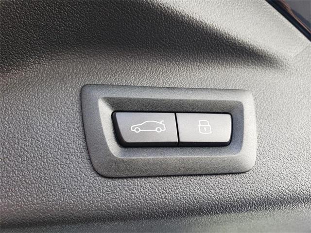 new 2026 BMW X7 car, priced at $98,905