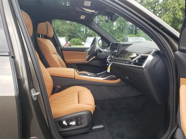 new 2026 BMW X7 car, priced at $98,725
