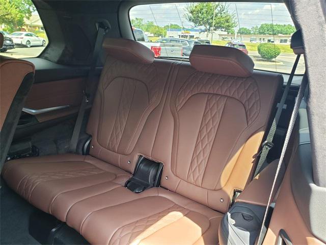 new 2026 BMW X7 car, priced at $102,025