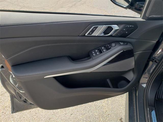 new 2026 BMW X7 car, priced at $101,435