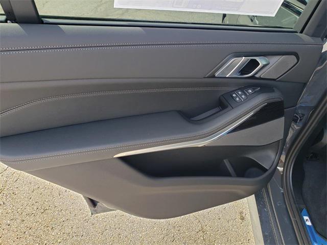 new 2026 BMW X7 car, priced at $101,435