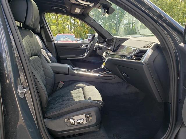 new 2026 BMW X7 car, priced at $101,435