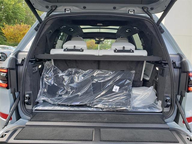 new 2026 BMW X7 car, priced at $99,735
