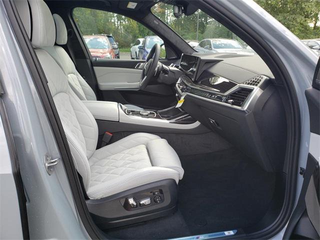 new 2026 BMW X7 car, priced at $99,735