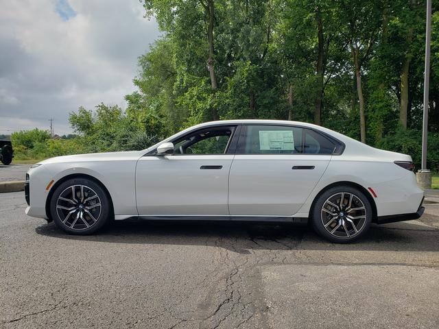 new 2024 BMW 760 car, priced at $132,075