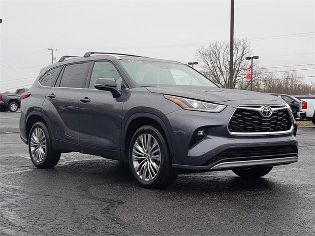used 2023 Toyota Highlander car, priced at $44,995