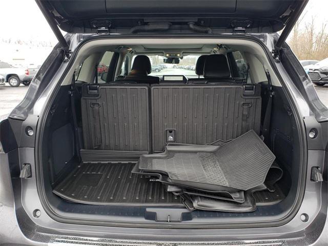 used 2023 Toyota Highlander car, priced at $44,995