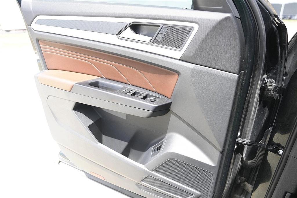 used 2021 Volkswagen Atlas car, priced at $25,000