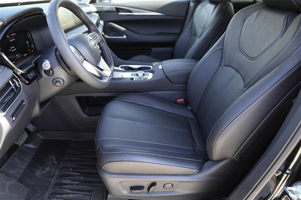 used 2025 INFINITI QX60 car, priced at $45,800