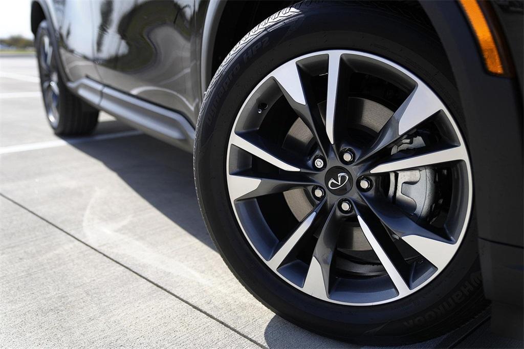 used 2025 INFINITI QX60 car, priced at $45,800