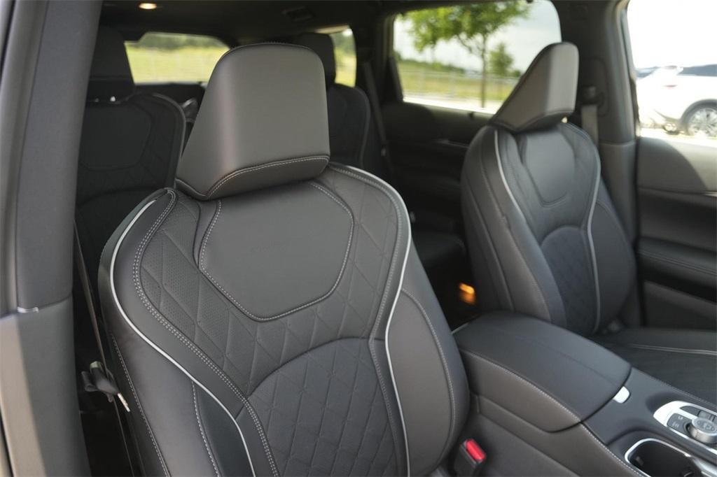 new 2025 INFINITI QX60 car, priced at $61,547