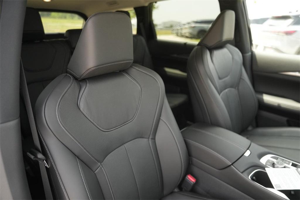 new 2025 INFINITI QX60 car, priced at $53,077