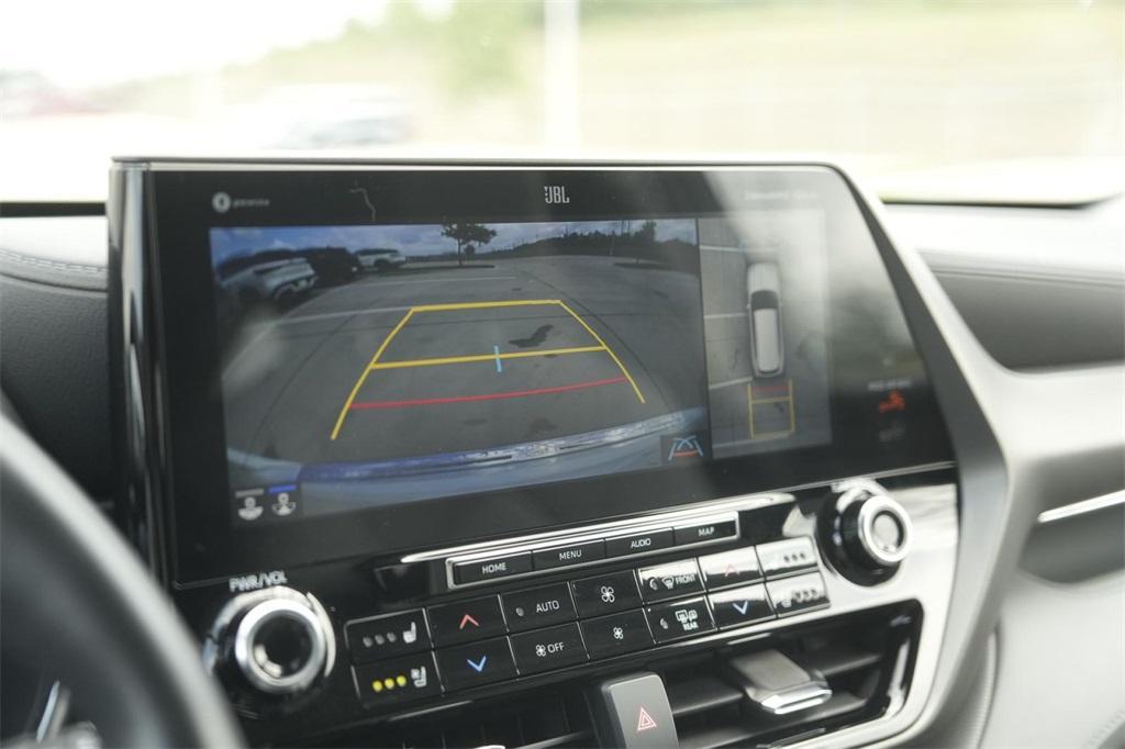 used 2021 Toyota Highlander car, priced at $35,750
