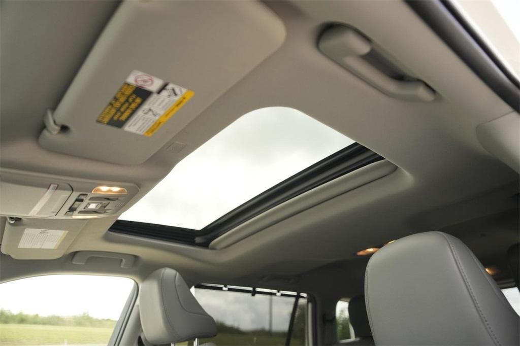 used 2021 Toyota Highlander car, priced at $35,750
