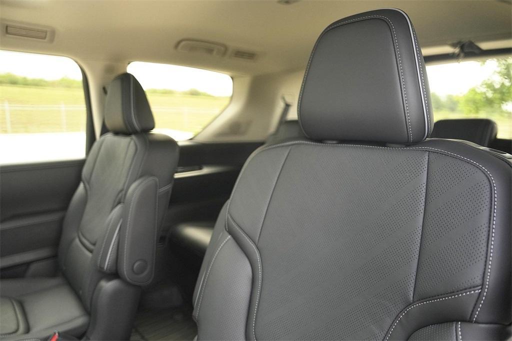 new 2025 INFINITI QX80 car, priced at $94,292