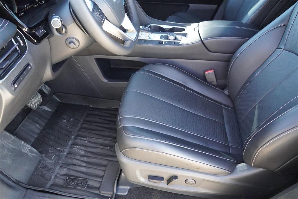 used 2025 INFINITI QX60 car, priced at $44,300