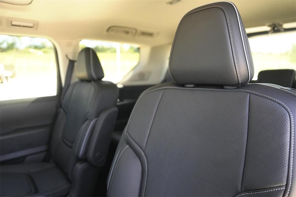 new 2025 INFINITI QX80 car, priced at $92,397