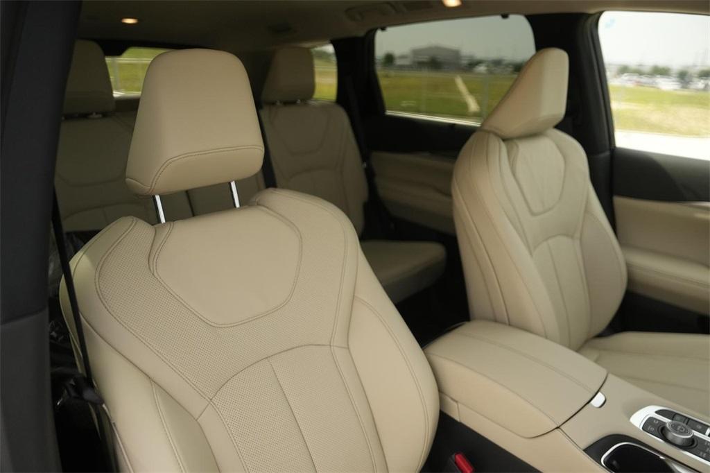 new 2025 INFINITI QX60 car, priced at $56,577