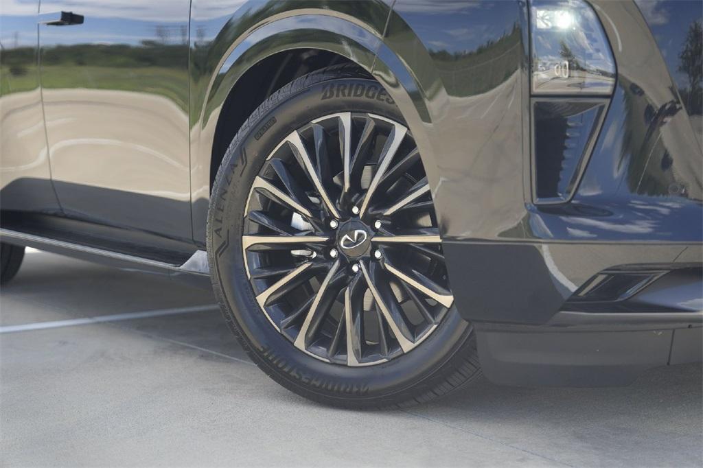 new 2025 INFINITI QX80 car, priced at $98,587