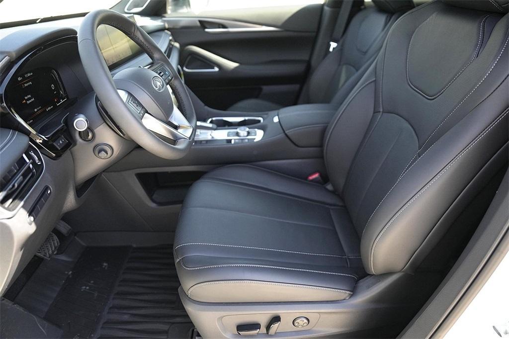 used 2025 INFINITI QX60 car, priced at $43,850