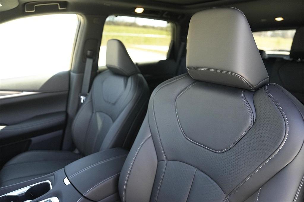 used 2025 INFINITI QX60 car, priced at $43,850