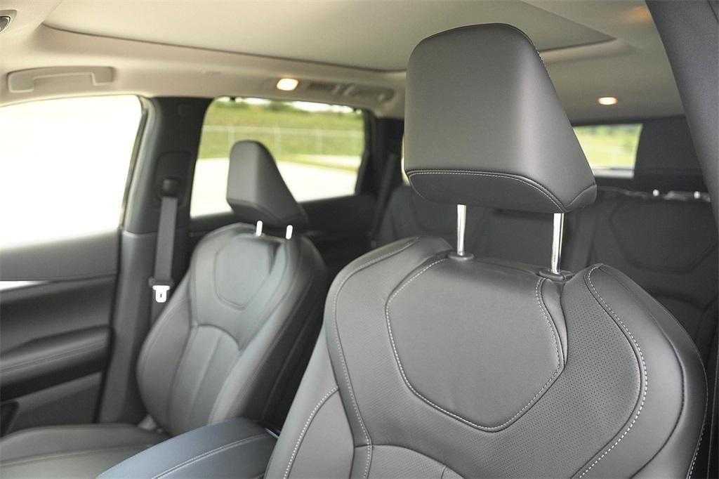 new 2025 INFINITI QX60 car, priced at $60,577
