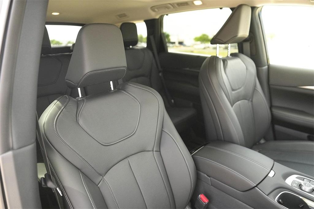new 2025 INFINITI QX60 car, priced at $60,577
