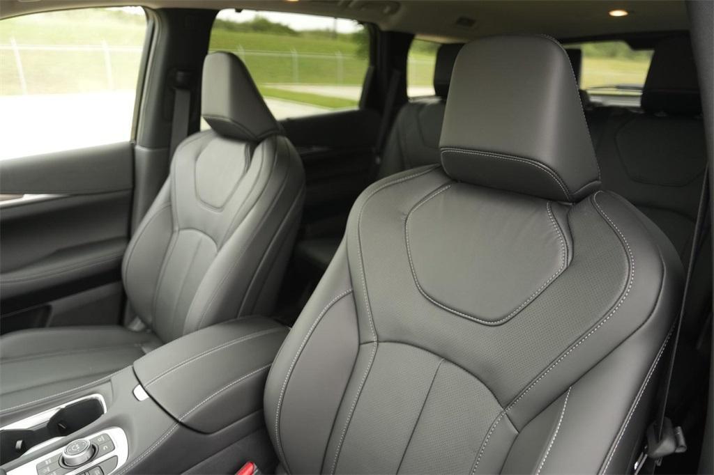 new 2025 INFINITI QX60 car, priced at $56,577