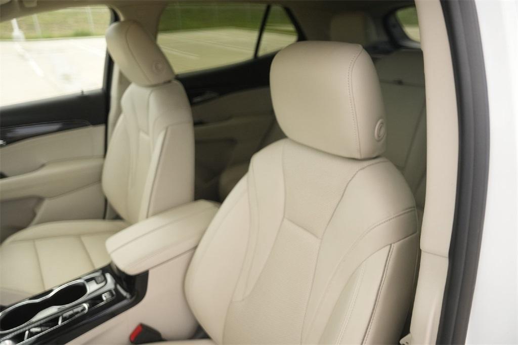 used 2023 Buick Envision car, priced at $27,700