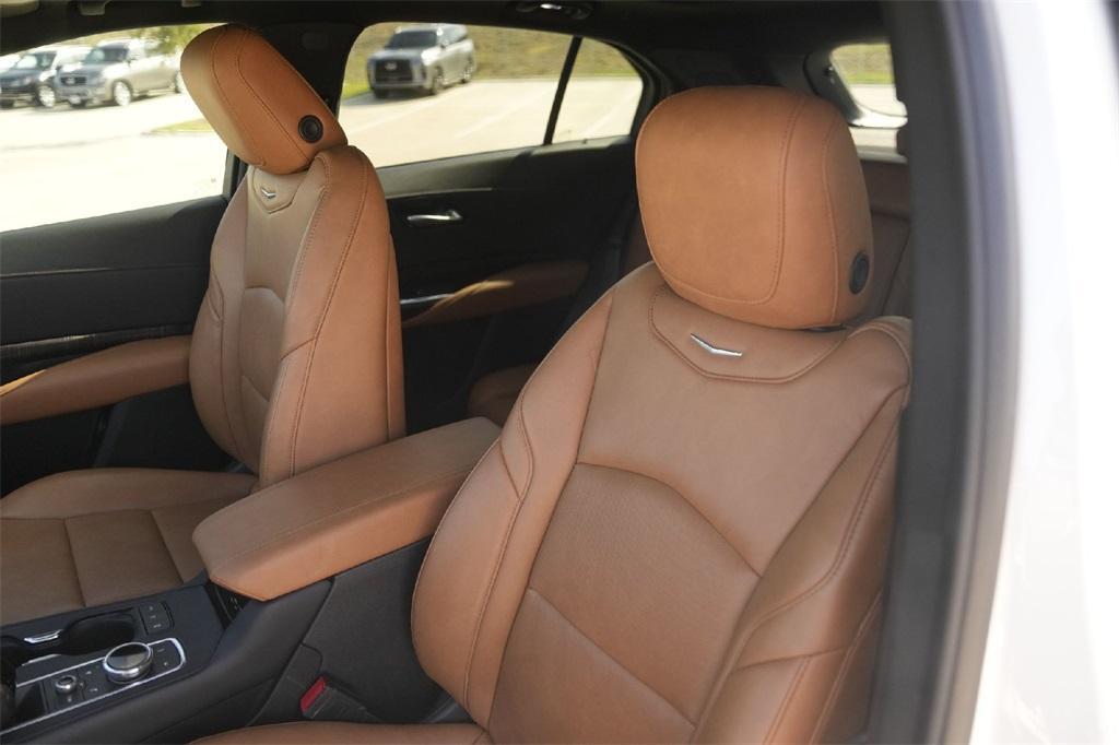 used 2022 Cadillac XT4 car, priced at $28,250