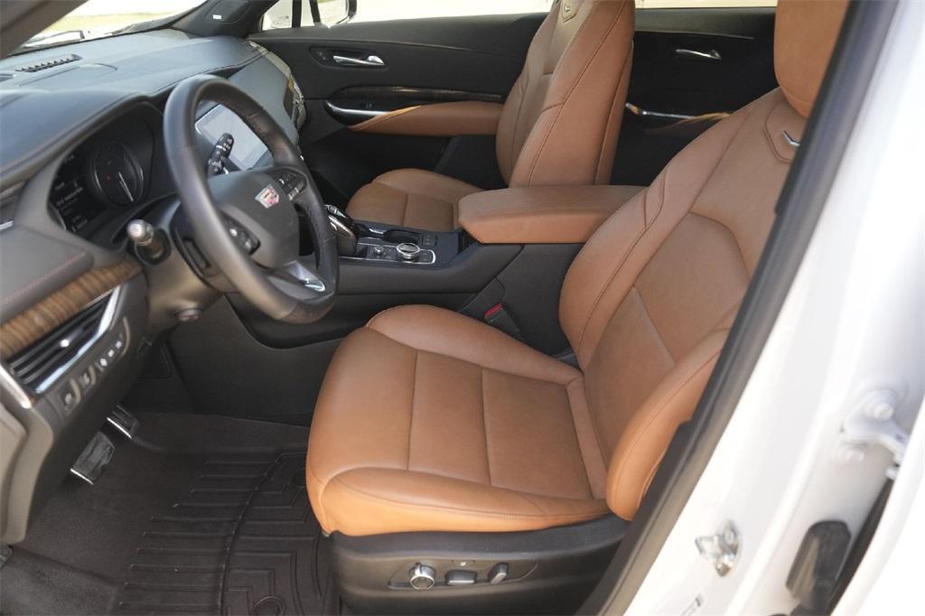 used 2022 Cadillac XT4 car, priced at $28,250